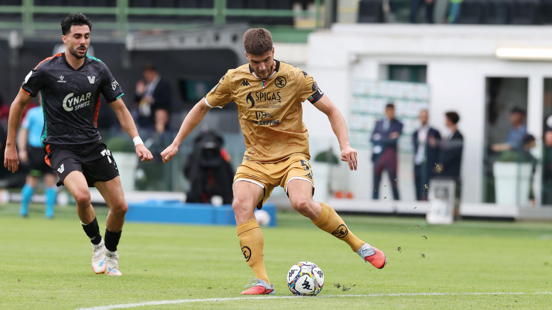 International duty: Call-ups for Hristov, Mascardi, Wisniewski, Vlahovic, and Comotto