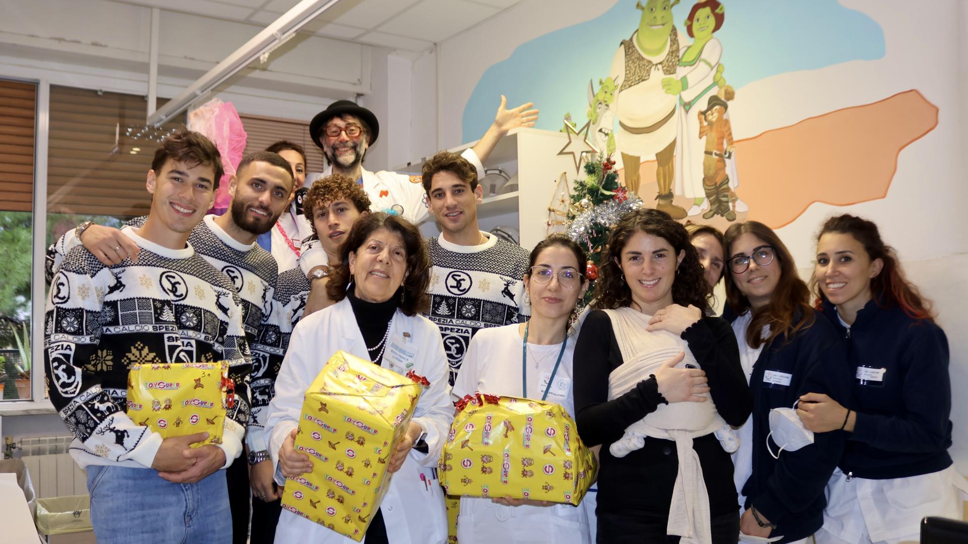 The Eagles visit Sant'Andrea Hospital